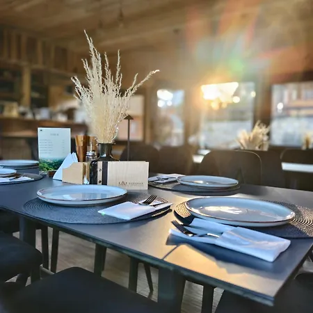 Mountain House Popovic Tara *