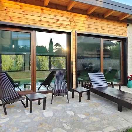 Mountain House Popovic Tara Alpstuga *