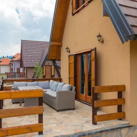 Mountain House Popovic Tara
