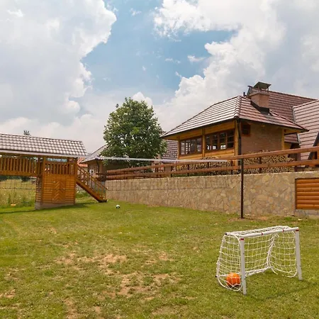 Mountain House Popovic Tara
